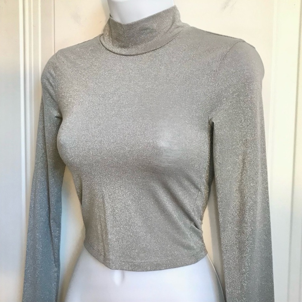 A&F Brand New Women’s Metallic Silver Fitted LS Mock Neck Crop Top size XXS NWT - Picture 7 of 16